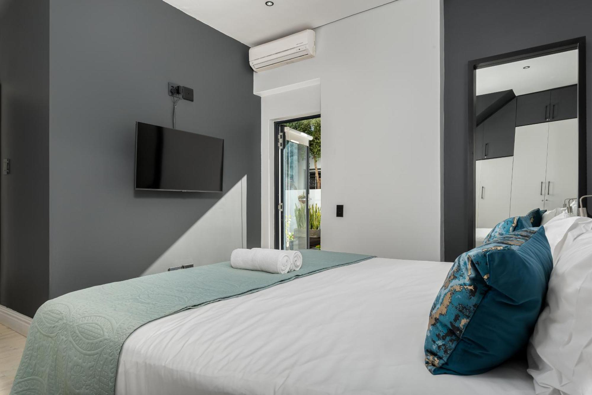 3 Bickley Terrace * Cape Town